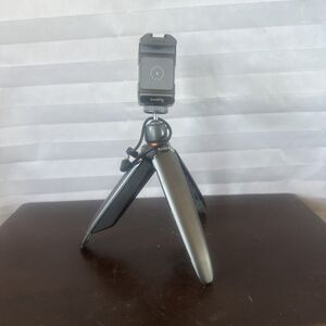 SmallRig 3108 Charging Tripod – Mini Desktop Tripod with Built-In Power Bank